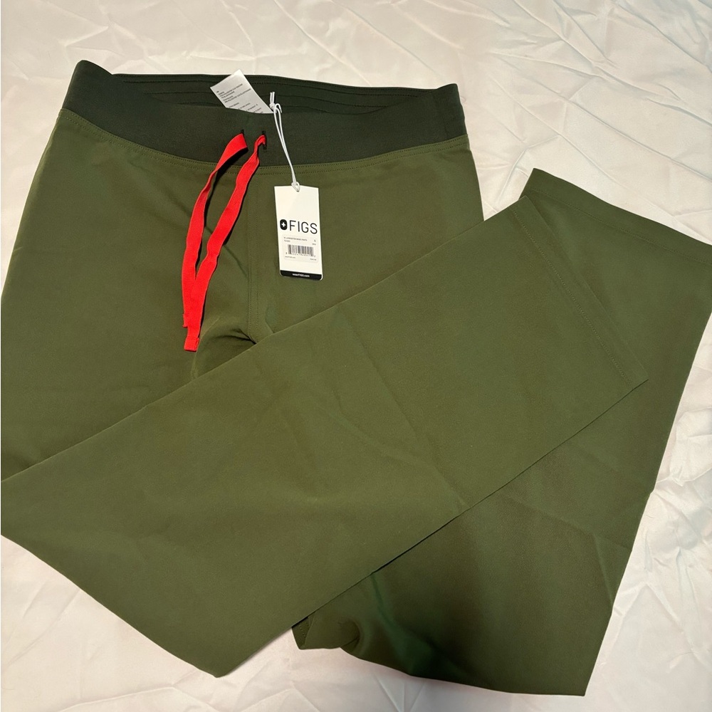 Never worn, Figs green straight leg Livingston pant size small